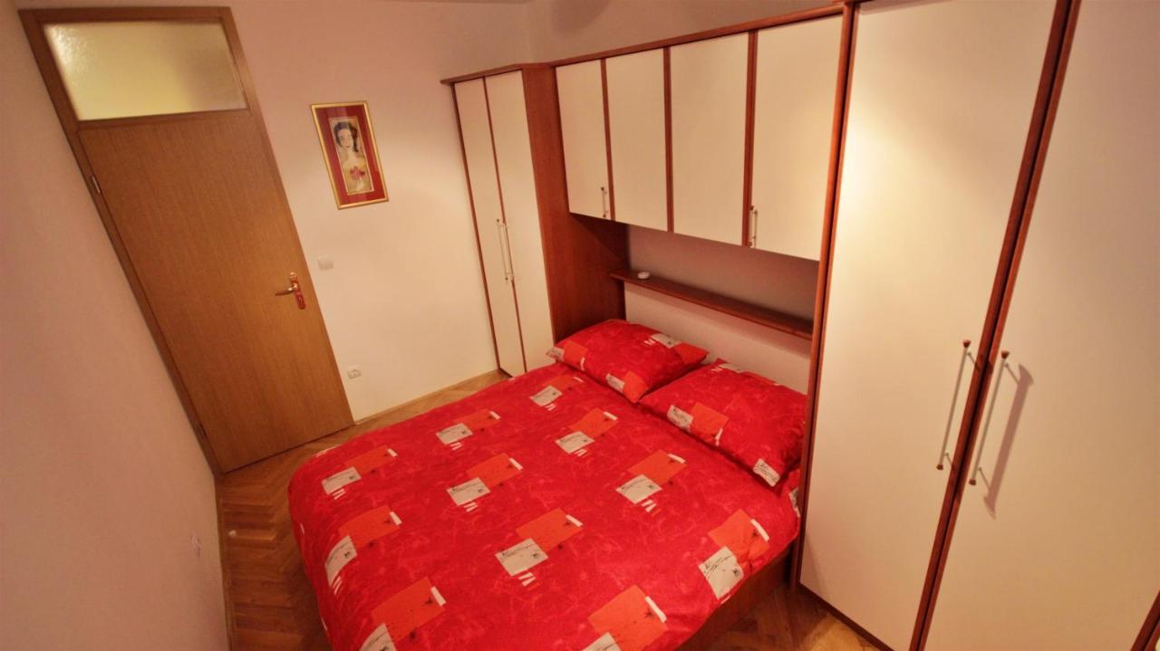 Apartment Jen Omiš Eksteriør billede