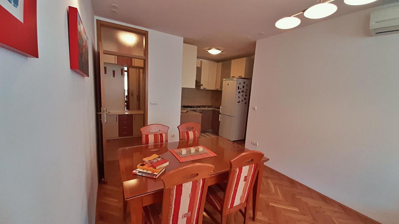 Apartment Jen Omiš Eksteriør billede