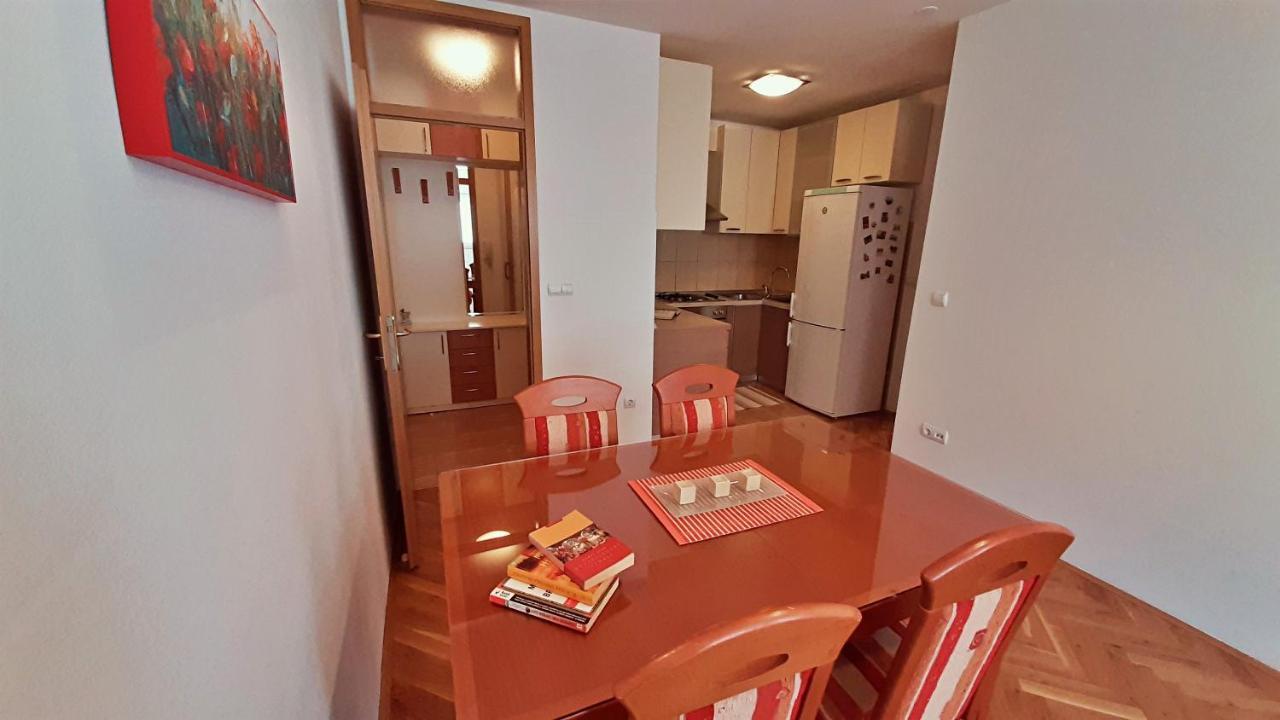 Apartment Jen Omiš Eksteriør billede