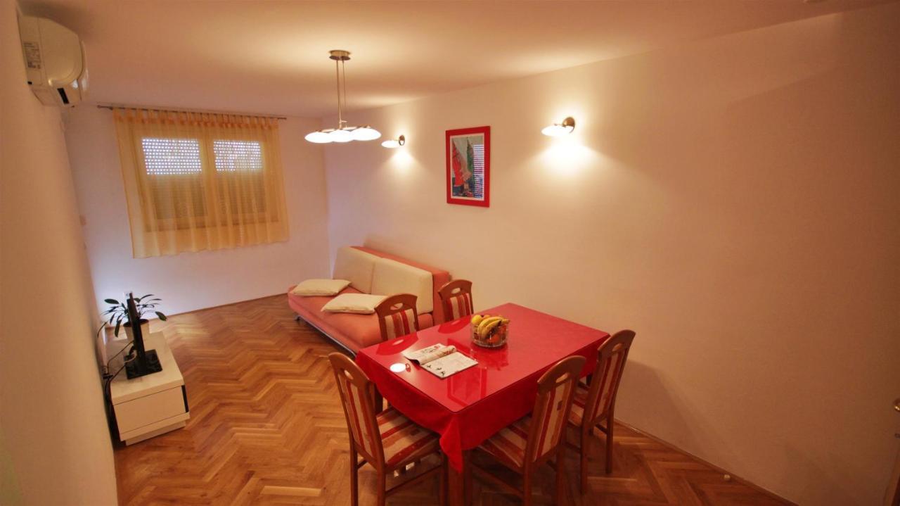 Apartment Jen Omiš Eksteriør billede
