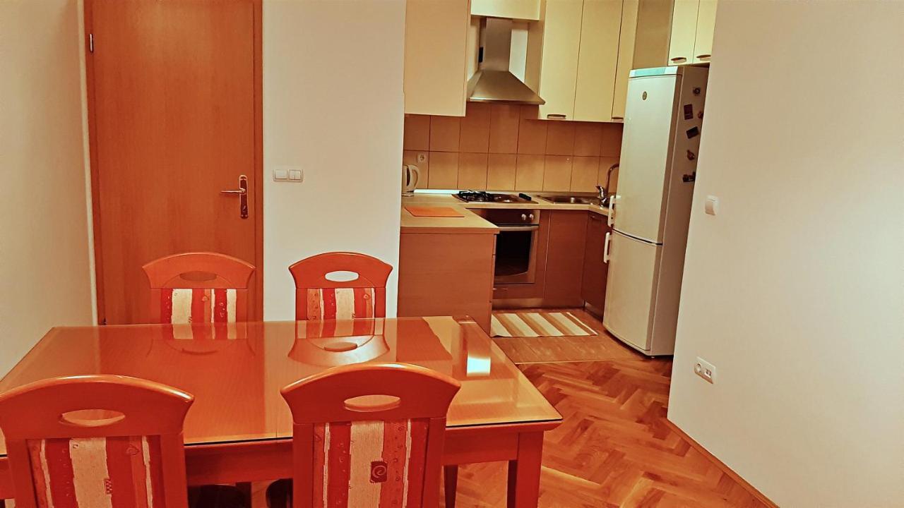 Apartment Jen Omiš Eksteriør billede