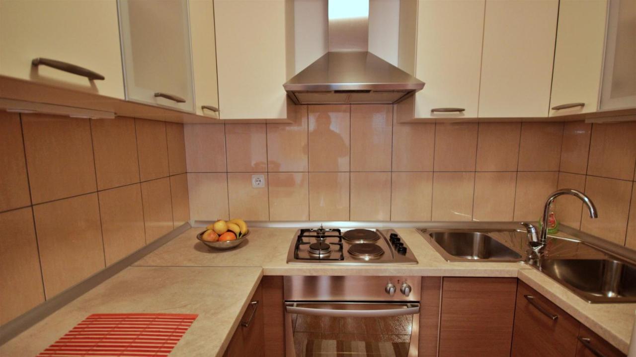 Apartment Jen Omiš Eksteriør billede