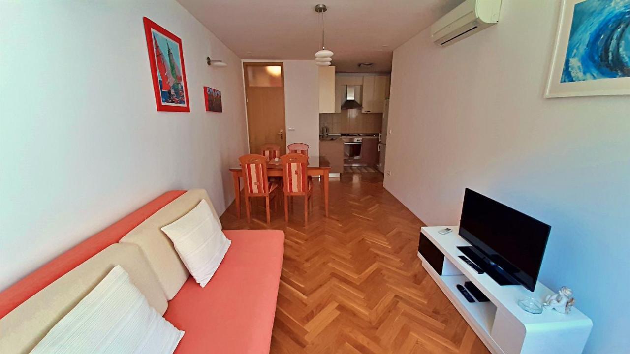 Apartment Jen Omiš Eksteriør billede