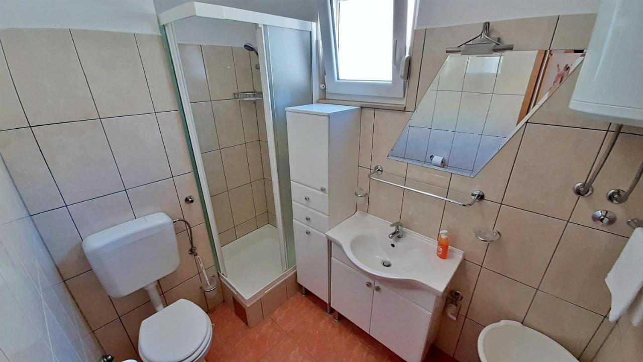 Apartment Jen Omiš Eksteriør billede