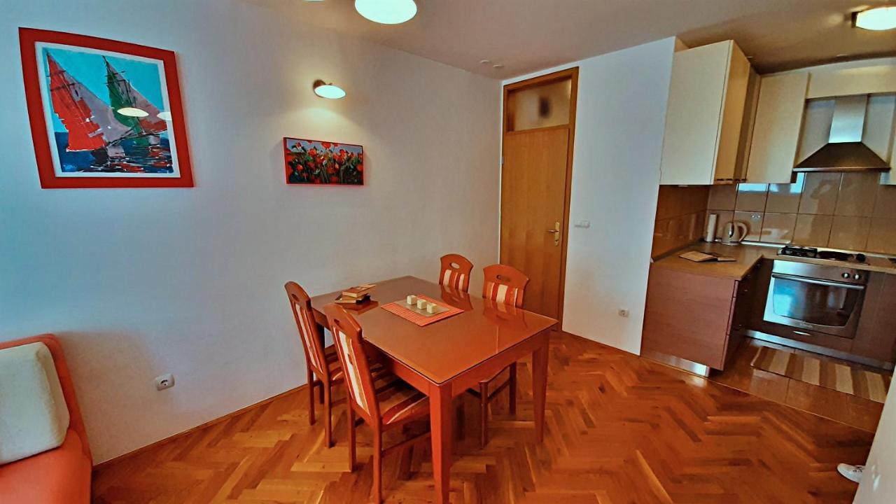 Apartment Jen Omiš Eksteriør billede